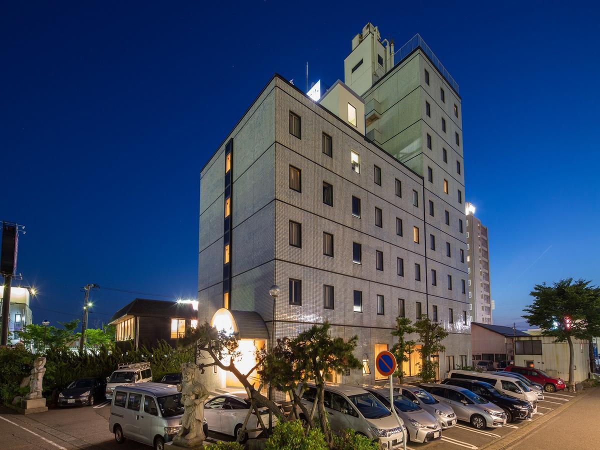 โรงแรมอาป้า ซึบะเมซันโจ เอกิมาเอะ Tsubame ภายนอก รูปภาพ